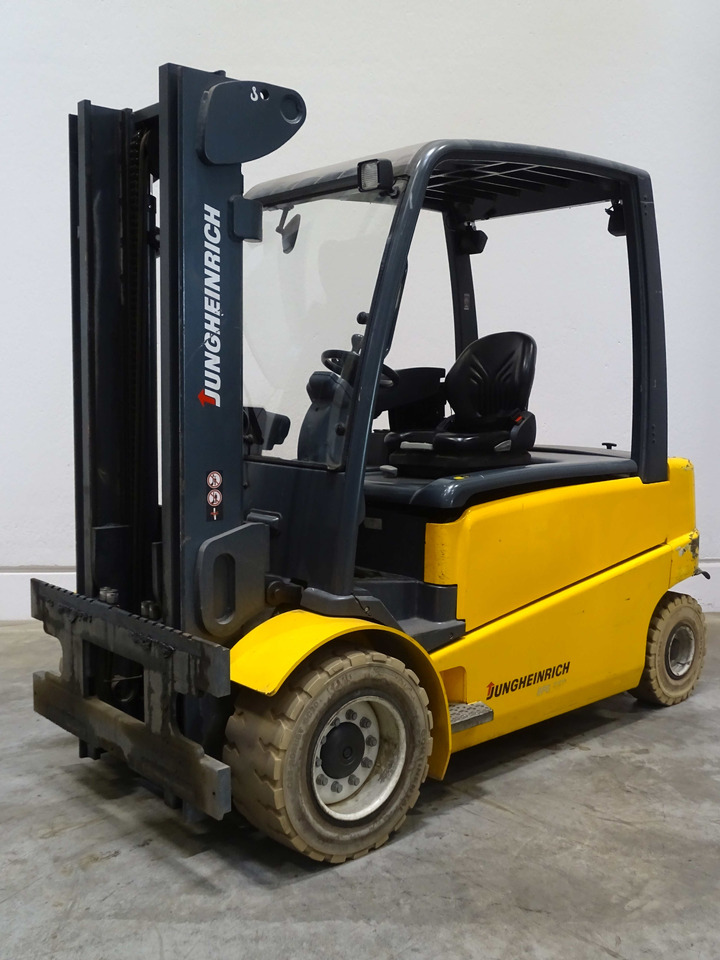 Jungheinrich EFG550 - Elektromos targonca: 1 kép. Jungheinrich EFG550 - Elektromos targonca: 1 kép.