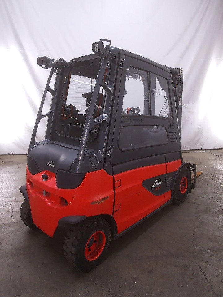 Linde E25L-01 - Elektromos targonca: 2 kép. Linde E25L-01 - Elektromos targonca: 2 kép.