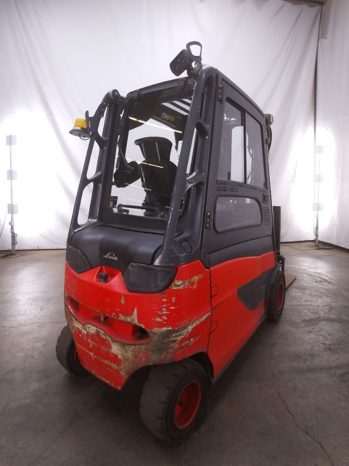 Linde E30HL-01/600 - Elektromos targonca: 2 kép. Linde E30HL-01/600 - Elektromos targonca: 2 kép.