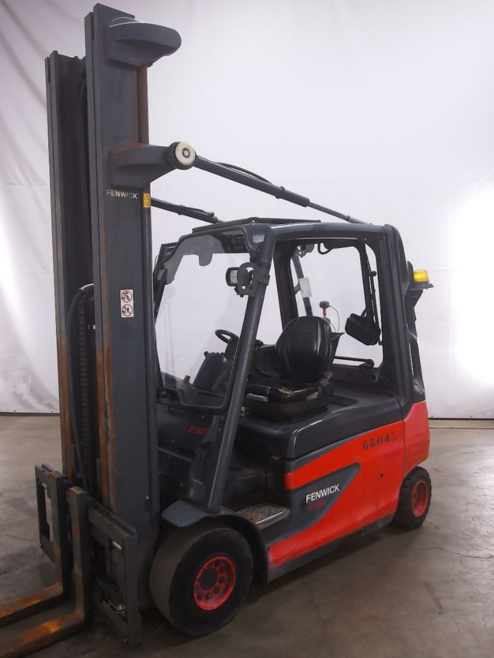 Linde E30L-01 - Elektromos targonca: 1 kép. Linde E30L-01 - Elektromos targonca: 1 kép.