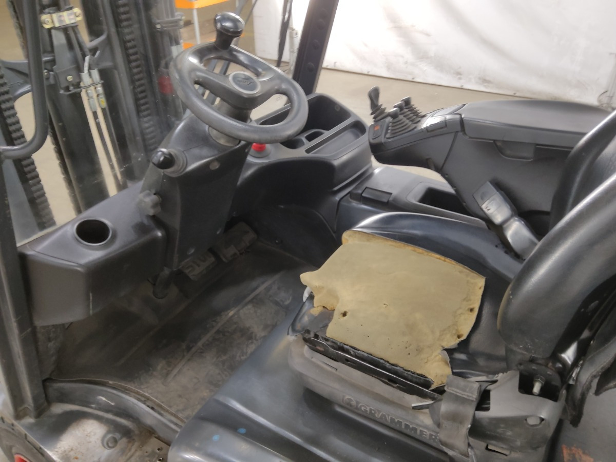 Linde E30L-01 - Elektromos targonca: 3 kép. Linde E30L-01 - Elektromos targonca: 3 kép.