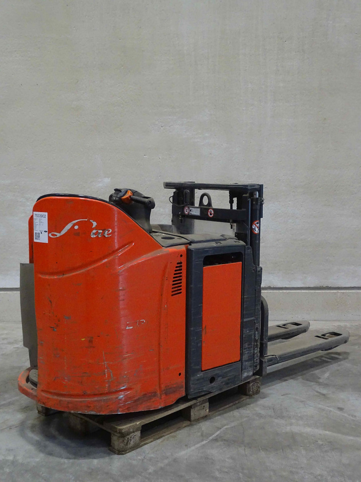 Linde L12LSP - Kézi raklapemelő: 2 kép. Linde L12LSP - Kézi raklapemelő: 2 kép.