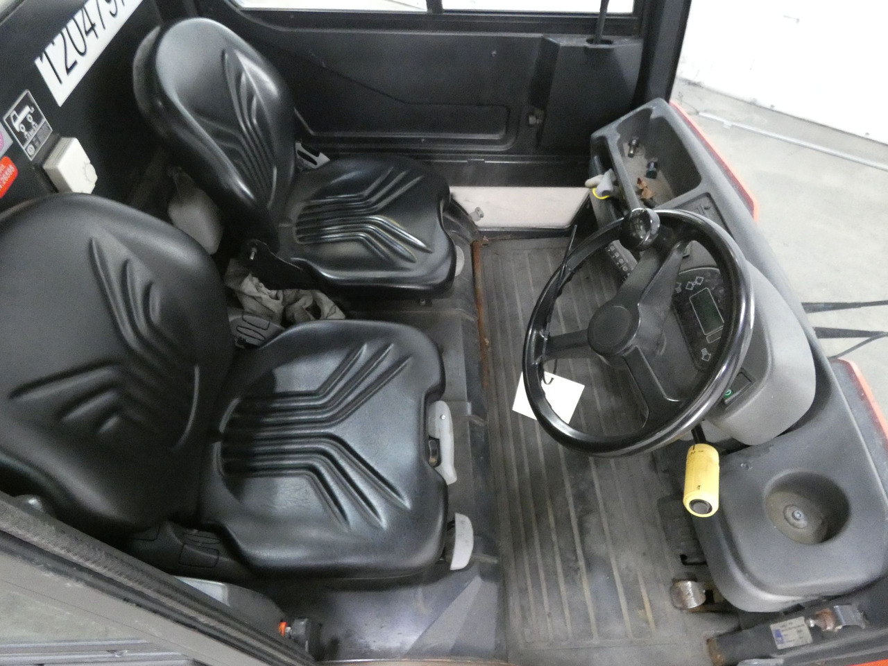 Linde P250 - Elektromos vontató: 3 kép. Linde P250 - Elektromos vontató: 3 kép.