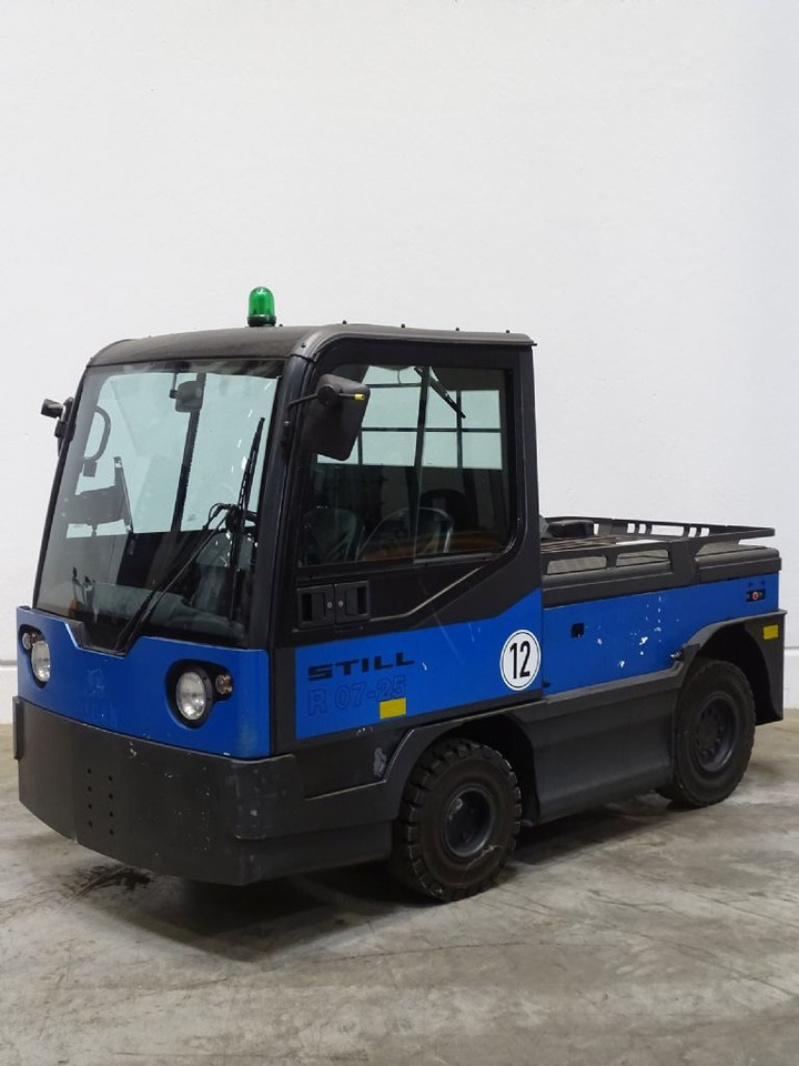 Linde P250 - Elektromos vontató: 5 kép. Linde P250 - Elektromos vontató: 5 kép.