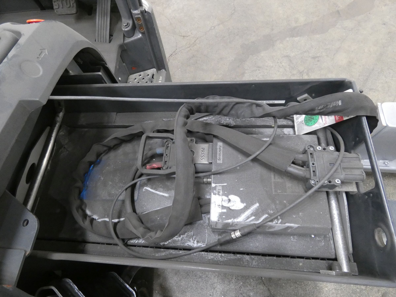 Linde P60/LIION - Elektromos vontató: 4 kép. Linde P60/LIION - Elektromos vontató: 4 kép.