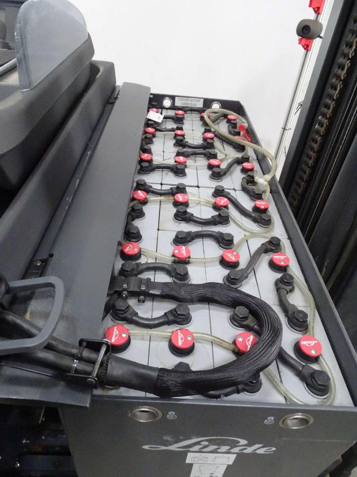 Linde R16HD-01 - Tolóoszlopos targoncá: 4 kép. Linde R16HD-01 - Tolóoszlopos targoncá: 4 kép.