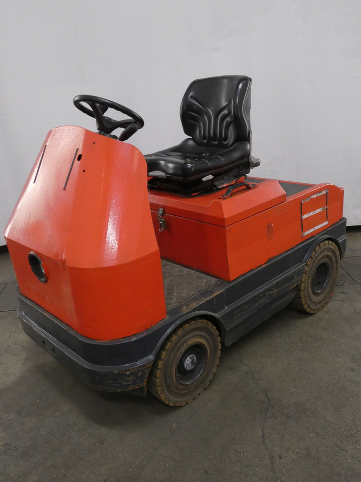 Linde T800 - Elektromos vontató: 1 kép. Linde T800 - Elektromos vontató: 1 kép.