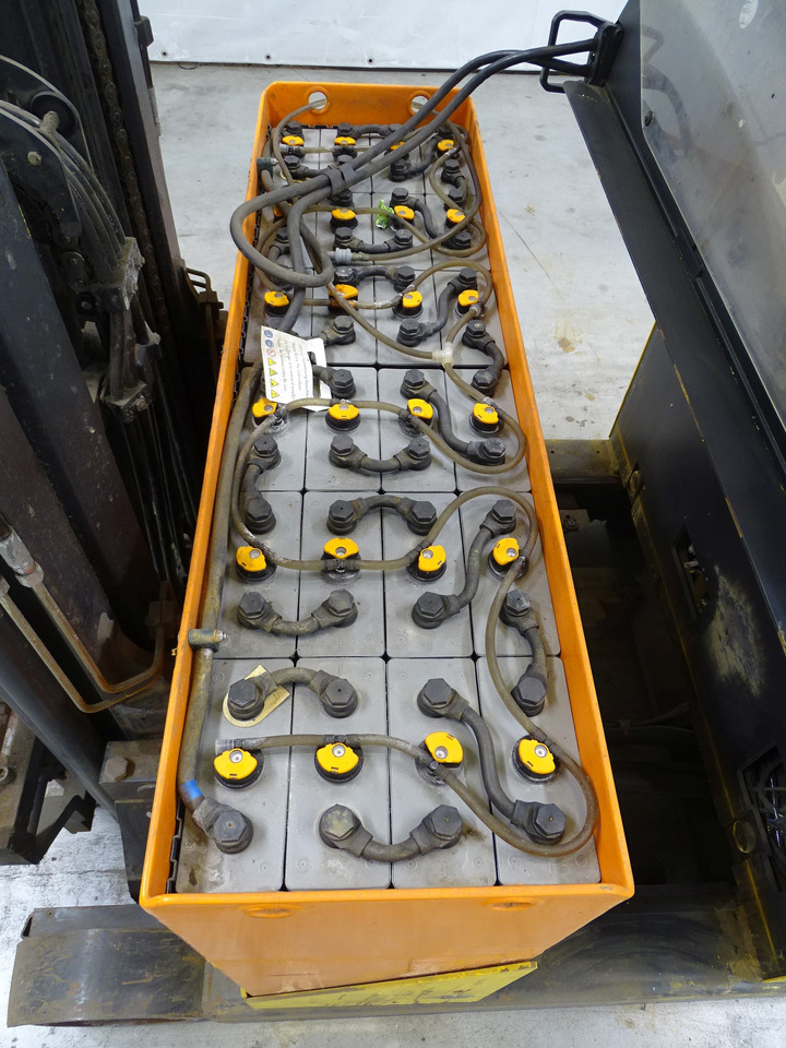 OM XR14AC - Tolóoszlopos targoncá: 4 kép. OM XR14AC - Tolóoszlopos targoncá: 4 kép.