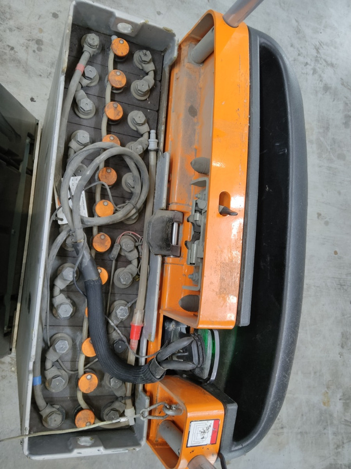 Still CX-T - Elektromos vontató: 4 kép. Still CX-T - Elektromos vontató: 4 kép.