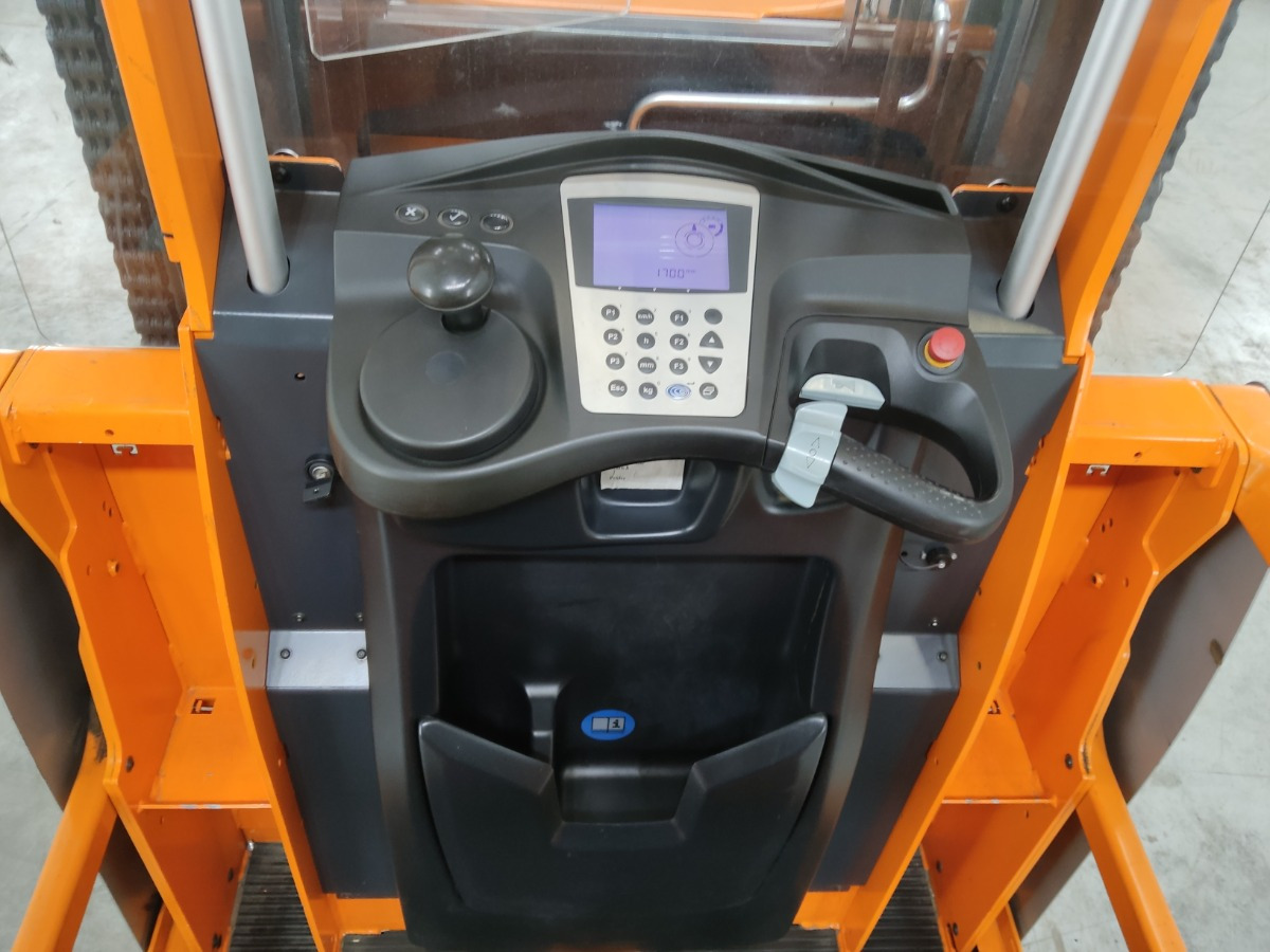 Still EK-X - Komissiózó targoncá: 3 kép. Still EK-X - Komissiózó targoncá: 3 kép.