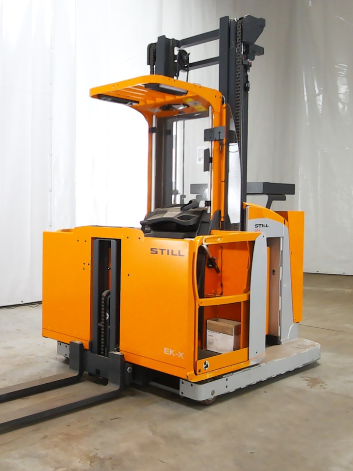 Still EK-X - Komissiózó targoncá: 1 kép. Still EK-X - Komissiózó targoncá: 1 kép.