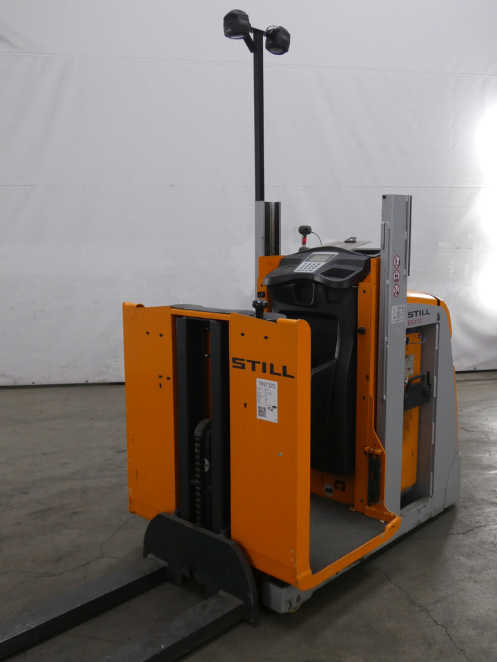 Still EK-X - Komissiózó targoncá: 1 kép. Still EK-X - Komissiózó targoncá: 1 kép.