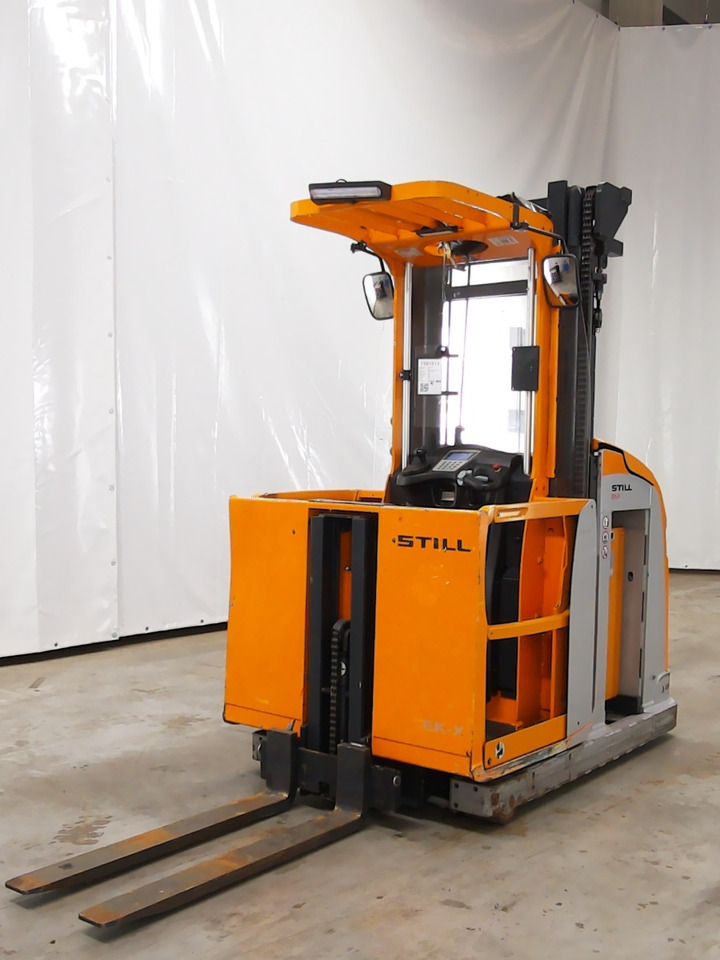 Still EK-X - Komissiózó targoncá: 2 kép. Still EK-X - Komissiózó targoncá: 2 kép.