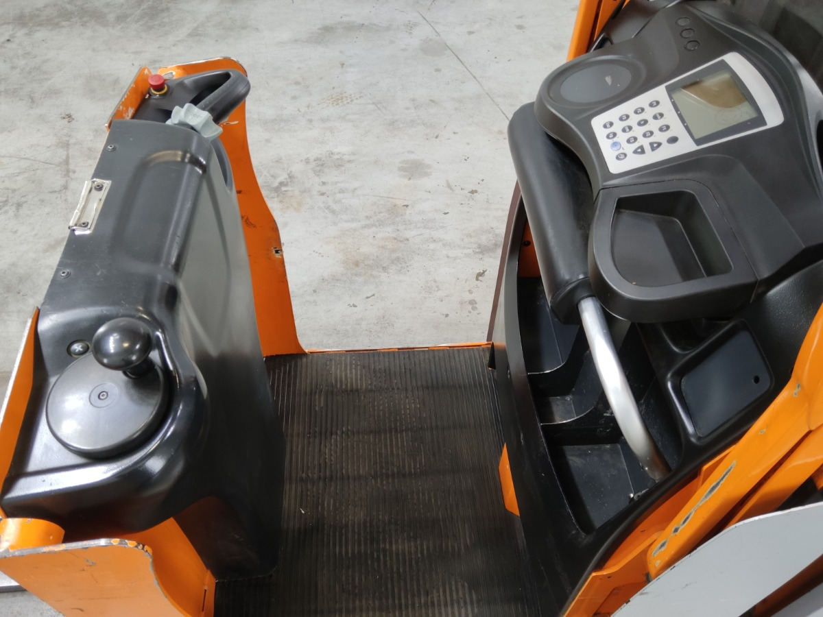 Still EK-X - Komissiózó targoncá: 3 kép. Still EK-X - Komissiózó targoncá: 3 kép.