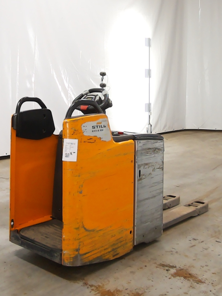 Still EXH-S25 - Kézi raklapemelő: 2 kép. Still EXH-S25 - Kézi raklapemelő: 2 kép.