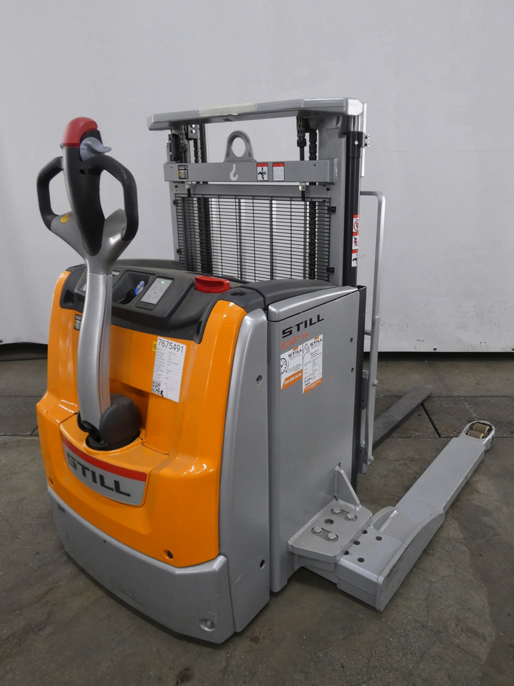 Still EXP14/810MM/BATT.NEU - Emelőtargoncá: 2 kép. Still EXP14/810MM/BATT.NEU - Emelőtargoncá: 2 kép.