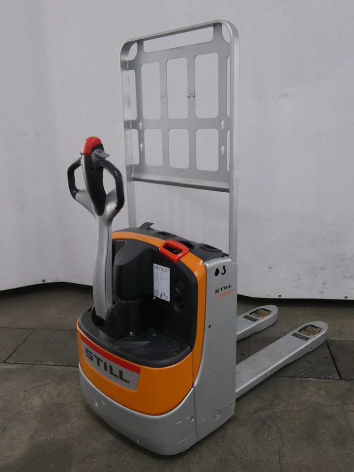 Still EXU16 - Kézi raklapemelő: 2 kép. Still EXU16 - Kézi raklapemelő: 2 kép.