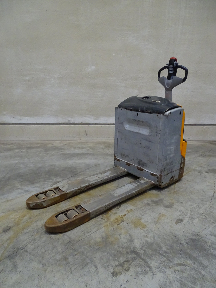 Still EXU18 - Kézi raklapemelő: 1 kép. Still EXU18 - Kézi raklapemelő: 1 kép.