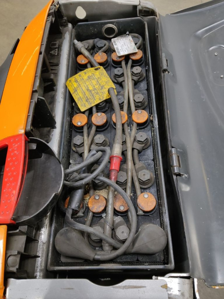 Still EXU20 - Kézi raklapemelő: 4 kép. Still EXU20 - Kézi raklapemelő: 4 kép.