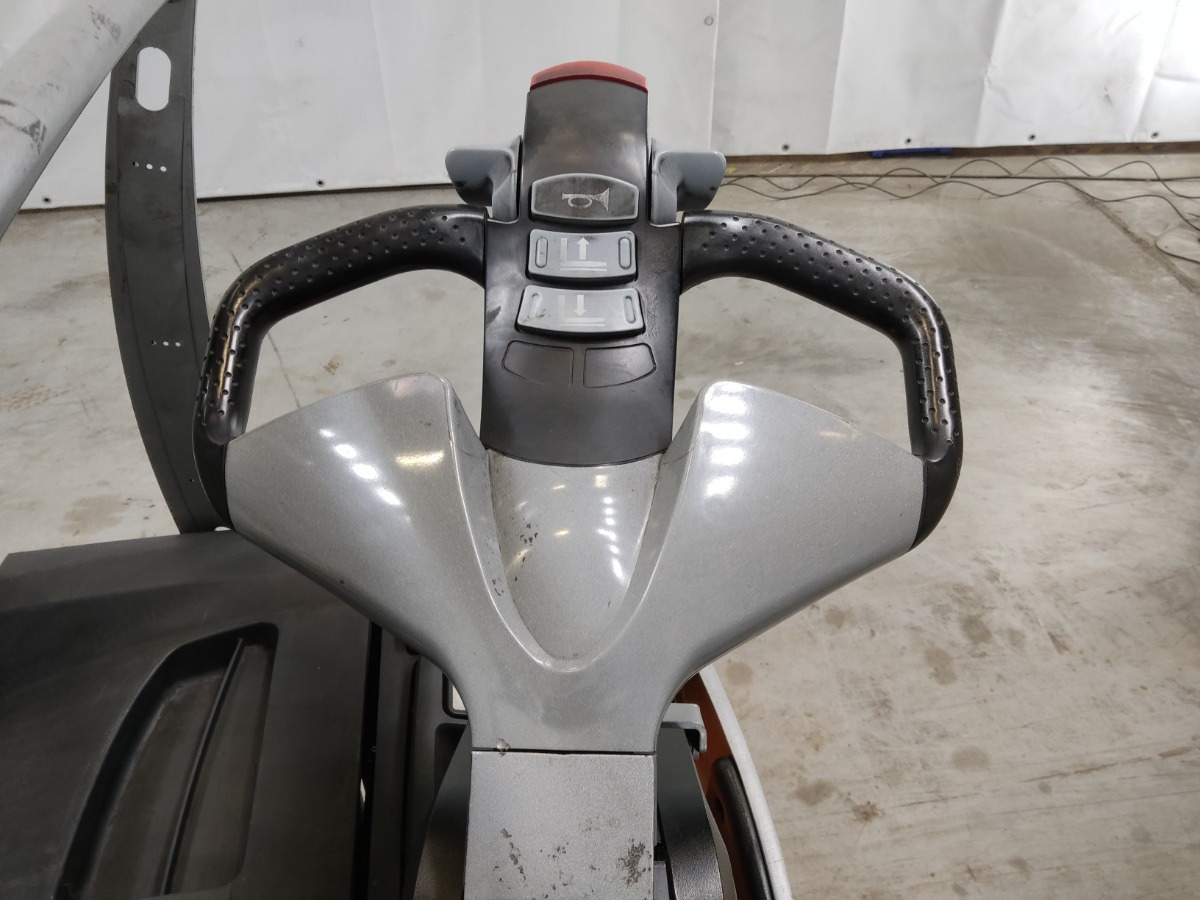 Still EXV-SF14 - Emelőtargoncá: 3 kép. Still EXV-SF14 - Emelőtargoncá: 3 kép.