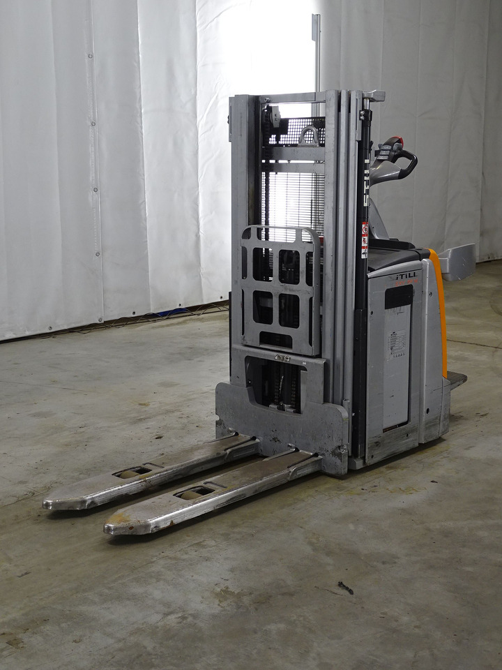 Still EXV-SF14 - Emelőtargoncá: 1 kép. Still EXV-SF14 - Emelőtargoncá: 1 kép.