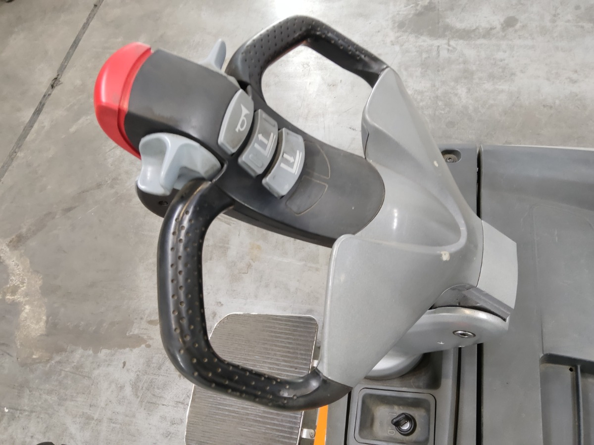 Still EXV-SF14 - Emelőtargoncá: 3 kép. Still EXV-SF14 - Emelőtargoncá: 3 kép.