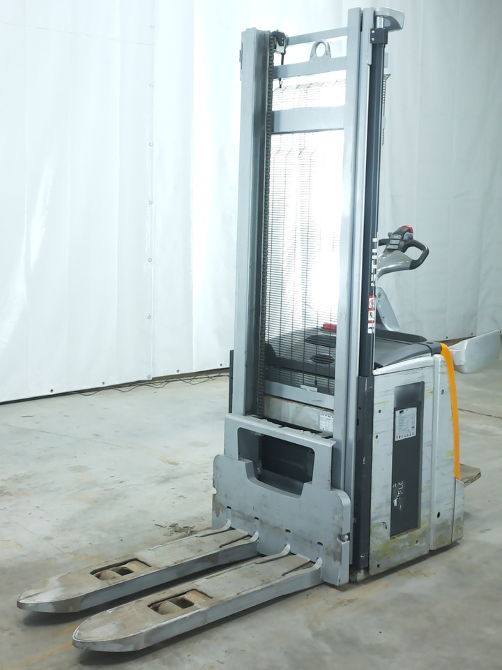 Still EXV-SF20/580MM - Emelőtargoncá: 1 kép. Still EXV-SF20/580MM - Emelőtargoncá: 1 kép.