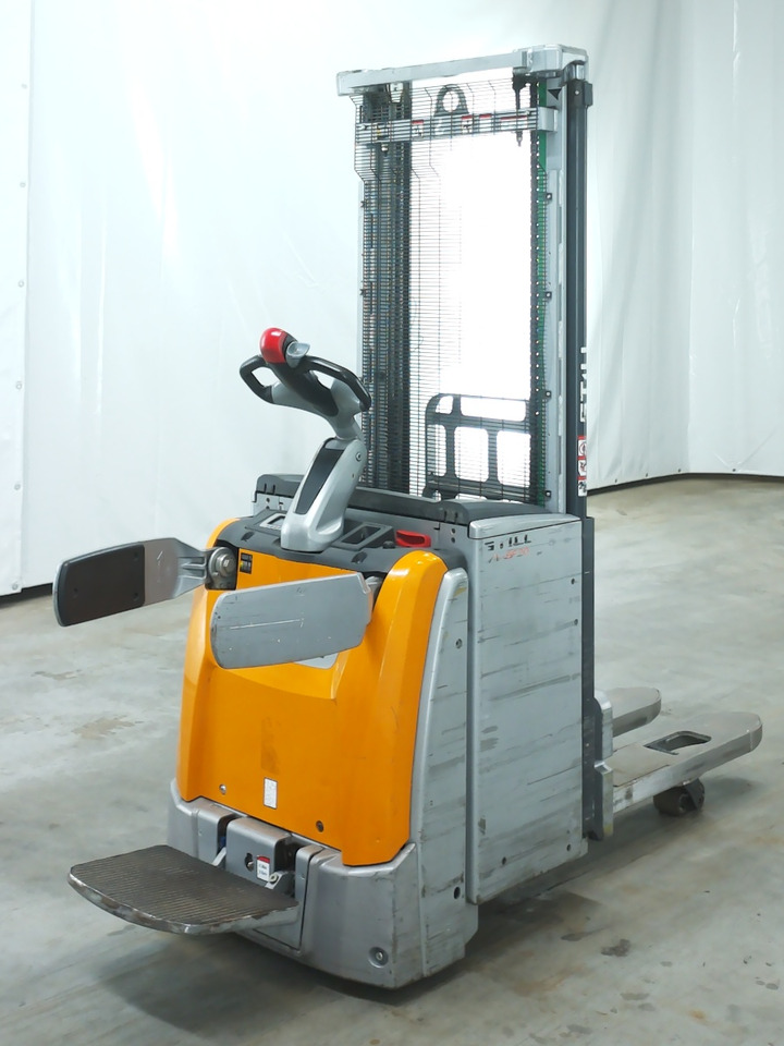 Still EXV-SF20I/570MM - Emelőtargoncá: 2 kép. Still EXV-SF20I/570MM - Emelőtargoncá: 2 kép.