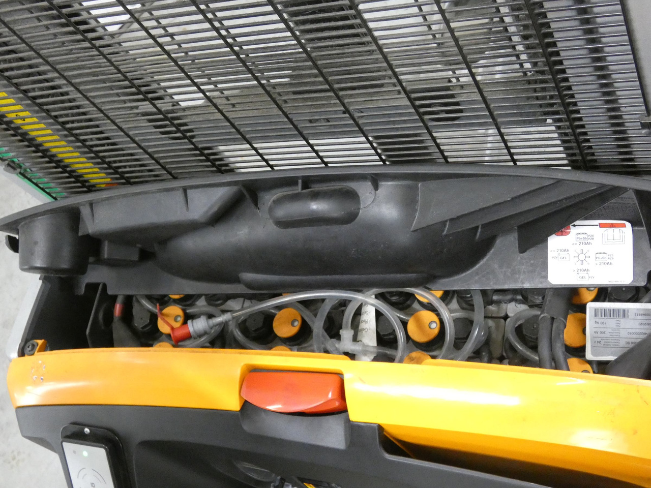 Still EXV12 - Emelőtargoncá: 3 kép. Still EXV12 - Emelőtargoncá: 3 kép.