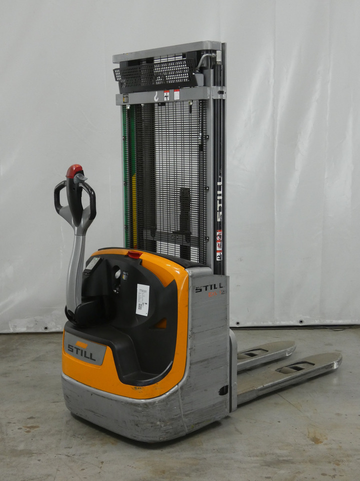 Still EXV12 - Emelőtargoncá: 2 kép. Still EXV12 - Emelőtargoncá: 2 kép.