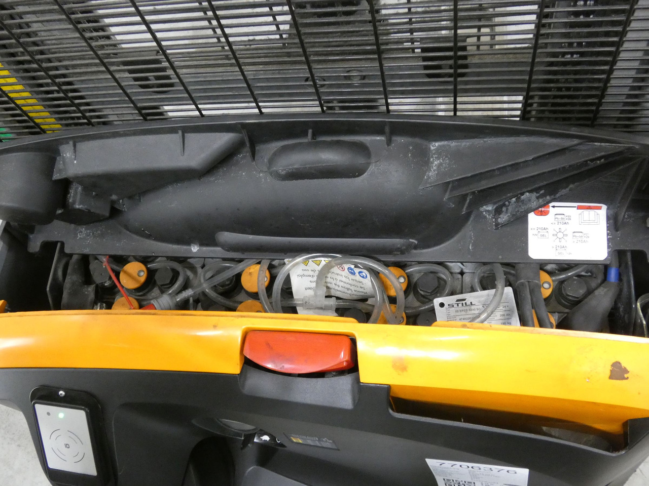 Still EXV12 - Emelőtargoncá: 3 kép. Still EXV12 - Emelőtargoncá: 3 kép.