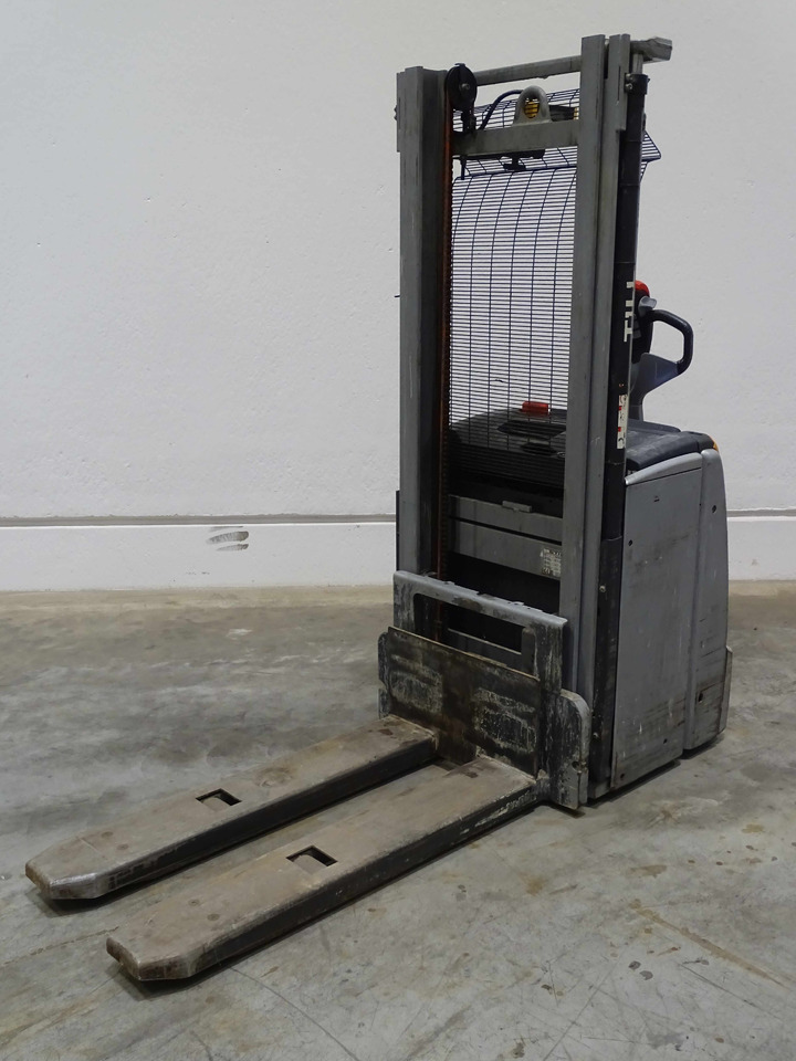 Still EXV14 - Emelőtargoncá: 1 kép. Still EXV14 - Emelőtargoncá: 1 kép.