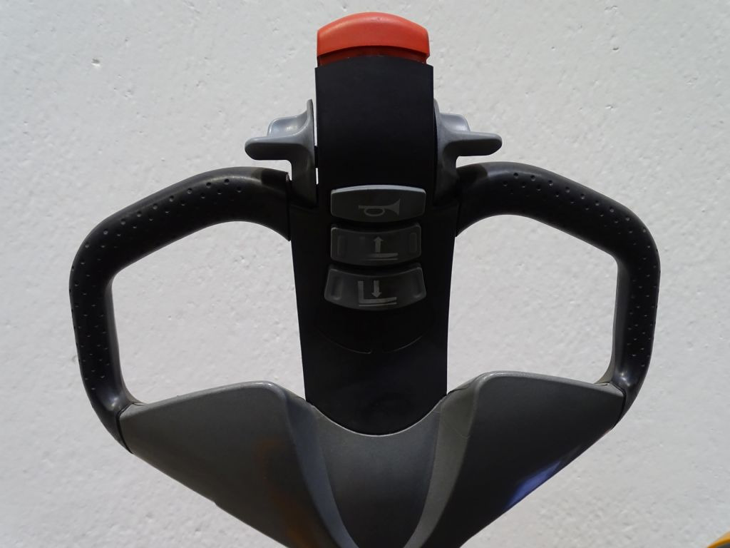 Still EXV16/950MM - Emelőtargoncá: 3 kép. Still EXV16/950MM - Emelőtargoncá: 3 kép.