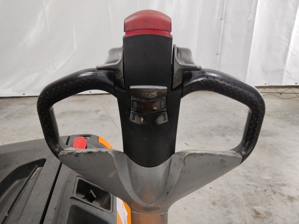 Still EXV16/950MM - Emelőtargoncá: 3 kép. Still EXV16/950MM - Emelőtargoncá: 3 kép.