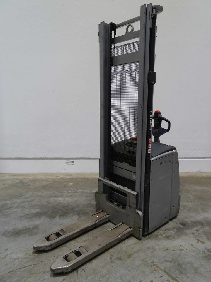 Still EXV16/950MM - Emelőtargoncá: 1 kép. Still EXV16/950MM - Emelőtargoncá: 1 kép.