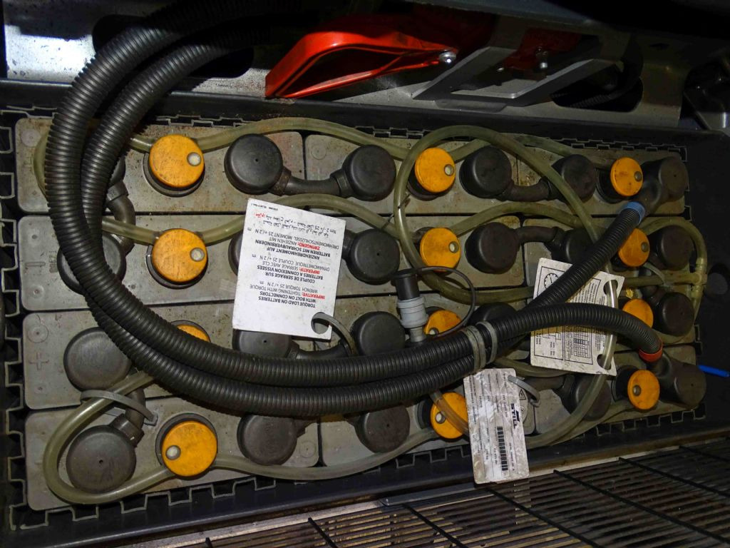 Still EXV16/950MM - Emelőtargoncá: 4 kép. Still EXV16/950MM - Emelőtargoncá: 4 kép.