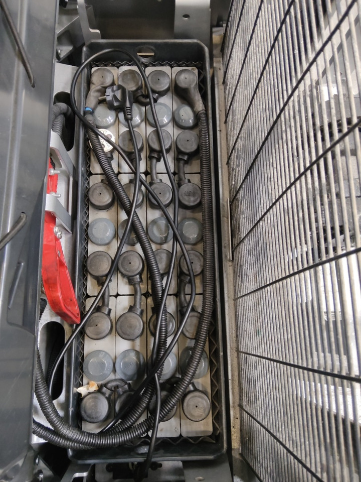 Still EXV16/950MM - Emelőtargoncá: 4 kép. Still EXV16/950MM - Emelőtargoncá: 4 kép.