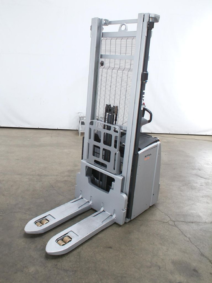 Still EXV20/950MM/BATT.NEU - Emelőtargoncá: 1 kép. Still EXV20/950MM/BATT.NEU - Emelőtargoncá: 1 kép.