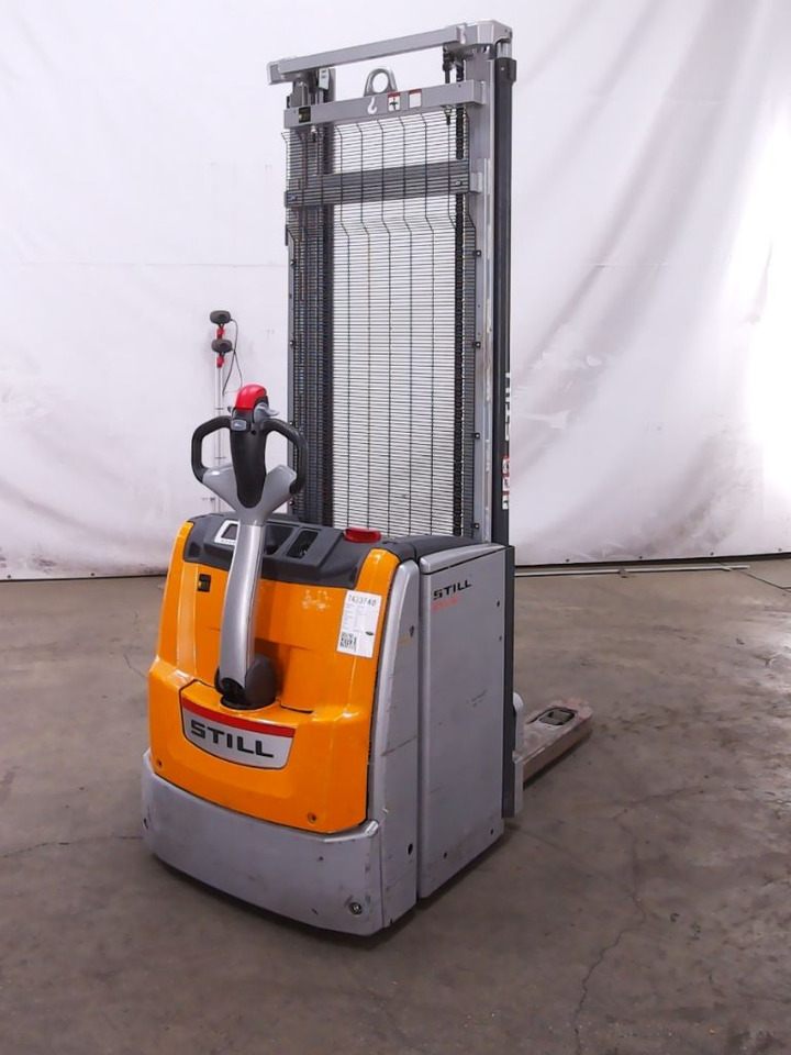 Still EXV20/950MM - Emelőtargoncá: 2 kép. Still EXV20/950MM - Emelőtargoncá: 2 kép.