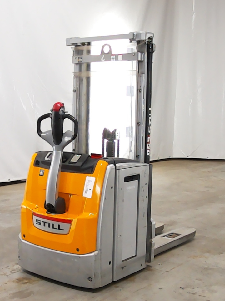 Still EXV20 - Emelőtargoncá: 2 kép. Still EXV20 - Emelőtargoncá: 2 kép.