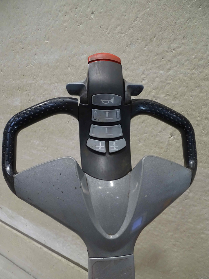 Still EXV20I - Emelőtargoncá: 3 kép. Still EXV20I - Emelőtargoncá: 3 kép.