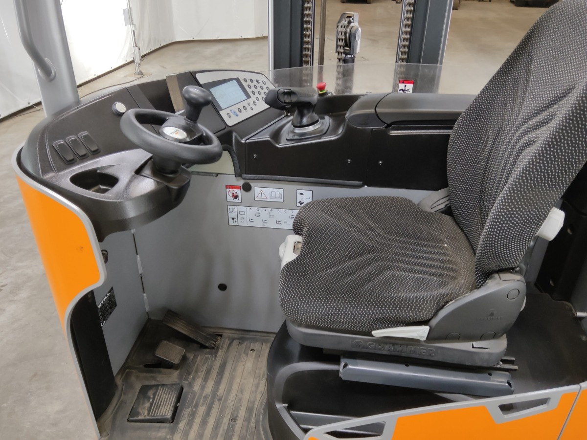 Still FM-X10 - Tolóoszlopos targoncá: 3 kép. Still FM-X10 - Tolóoszlopos targoncá: 3 kép.