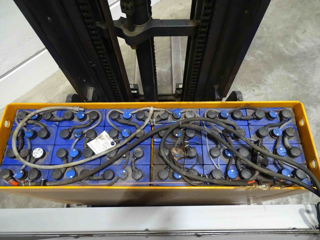 Still FM-X14 - Tolóoszlopos targoncá: 4 kép. Still FM-X14 - Tolóoszlopos targoncá: 4 kép.