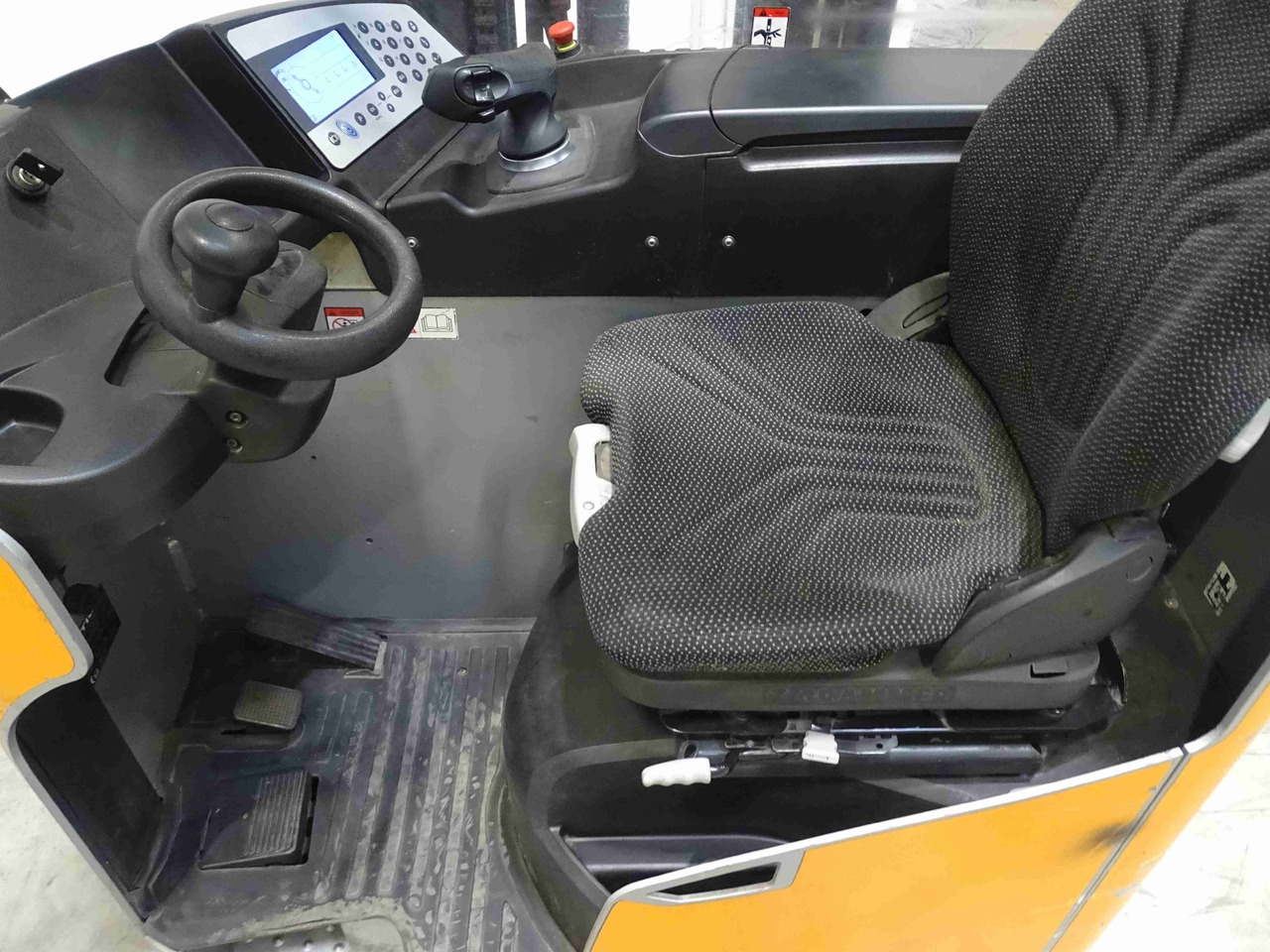 Still FM-X17 - Tolóoszlopos targoncá: 3 kép. Still FM-X17 - Tolóoszlopos targoncá: 3 kép.