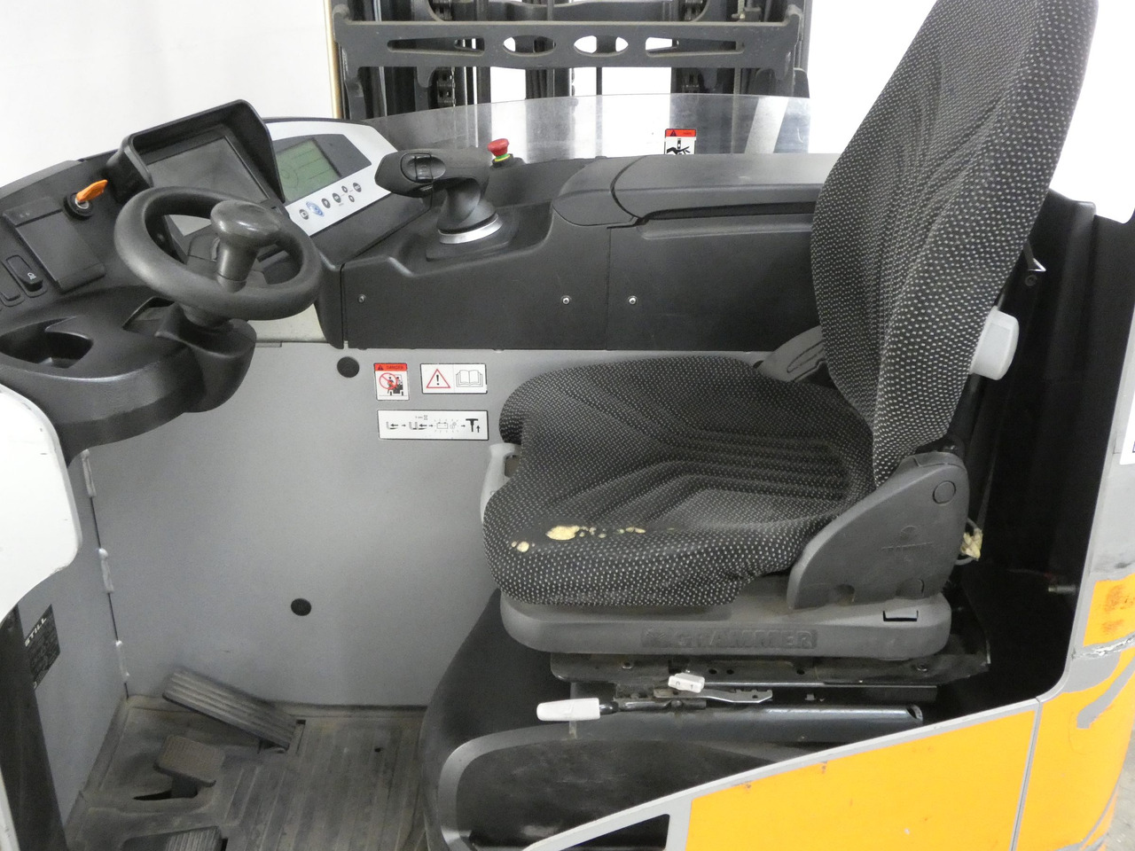 Still FM-X17 - Tolóoszlopos targoncá: 3 kép. Still FM-X17 - Tolóoszlopos targoncá: 3 kép.