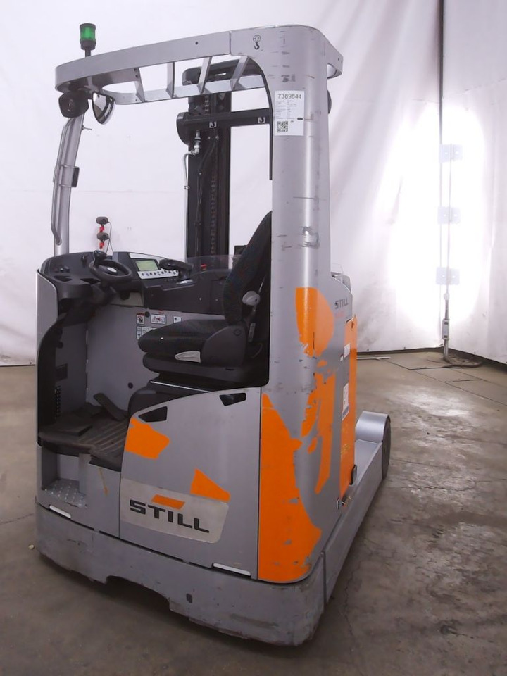 Still FM-X25 - Tolóoszlopos targoncá: 2 kép. Still FM-X25 - Tolóoszlopos targoncá: 2 kép.