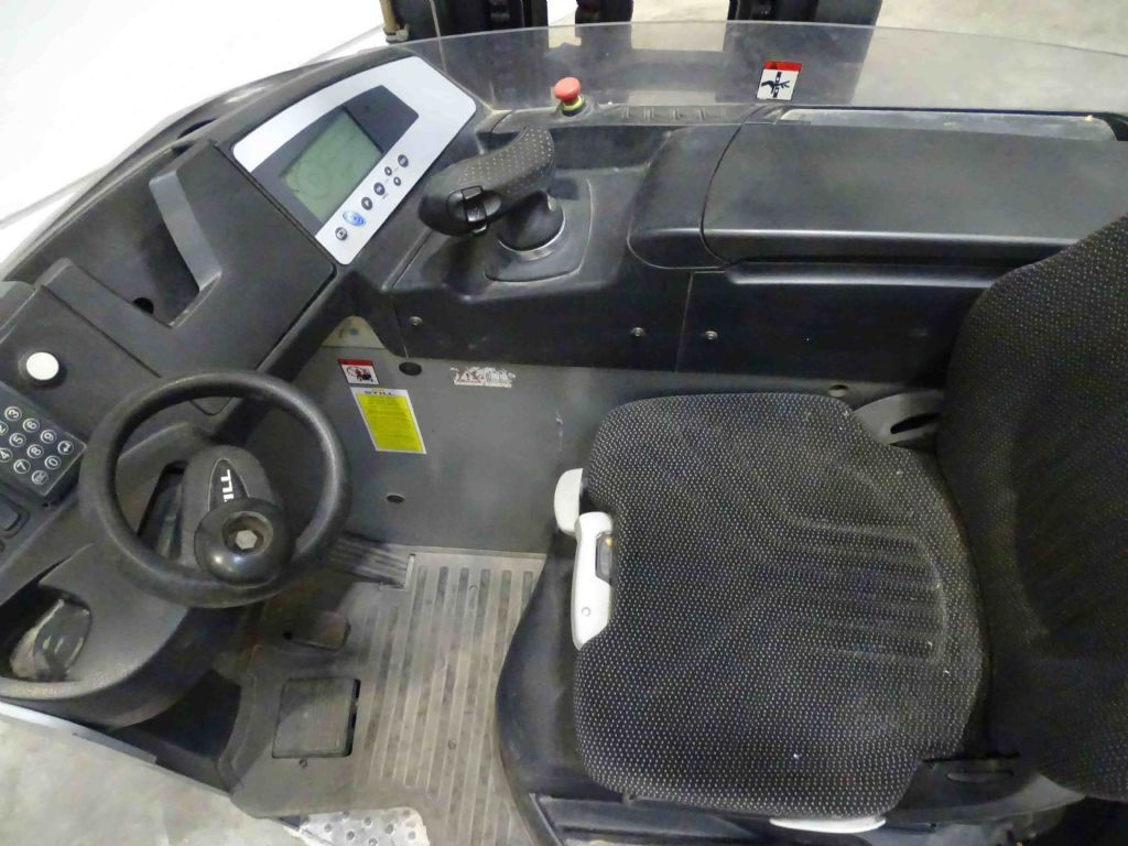 Still FM-X25 - Tolóoszlopos targoncá: 2 kép. Still FM-X25 - Tolóoszlopos targoncá: 2 kép.