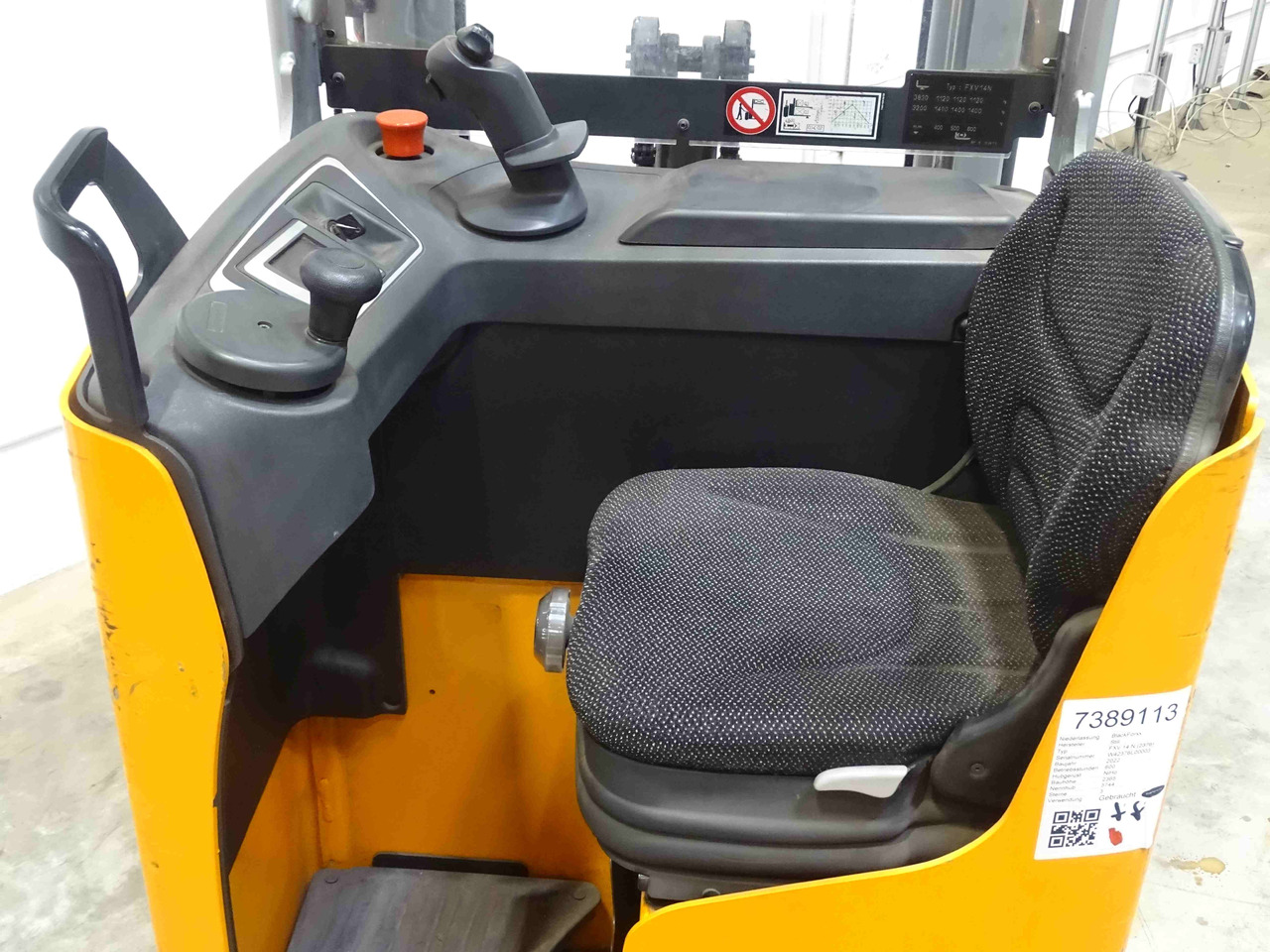 Still FXV14N - Emelőtargoncá: 4 kép. Still FXV14N - Emelőtargoncá: 4 kép.