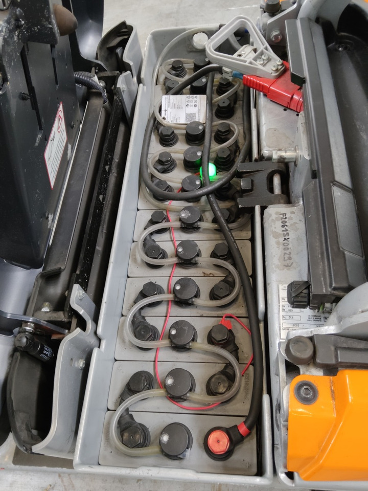 Still LTX50 - Elektromos vontató: 4 kép. Still LTX50 - Elektromos vontató: 4 kép.