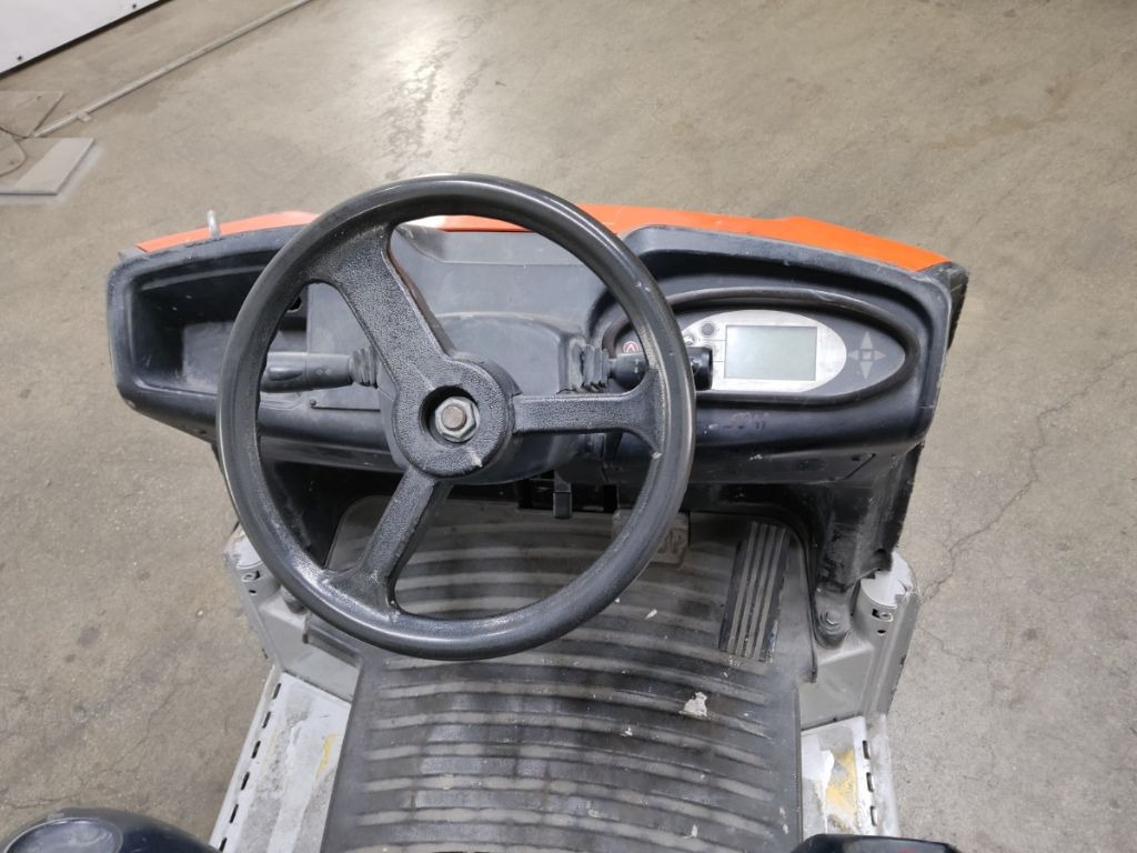 Still LTX70 - Elektromos vontató: 3 kép. Still LTX70 - Elektromos vontató: 3 kép.
